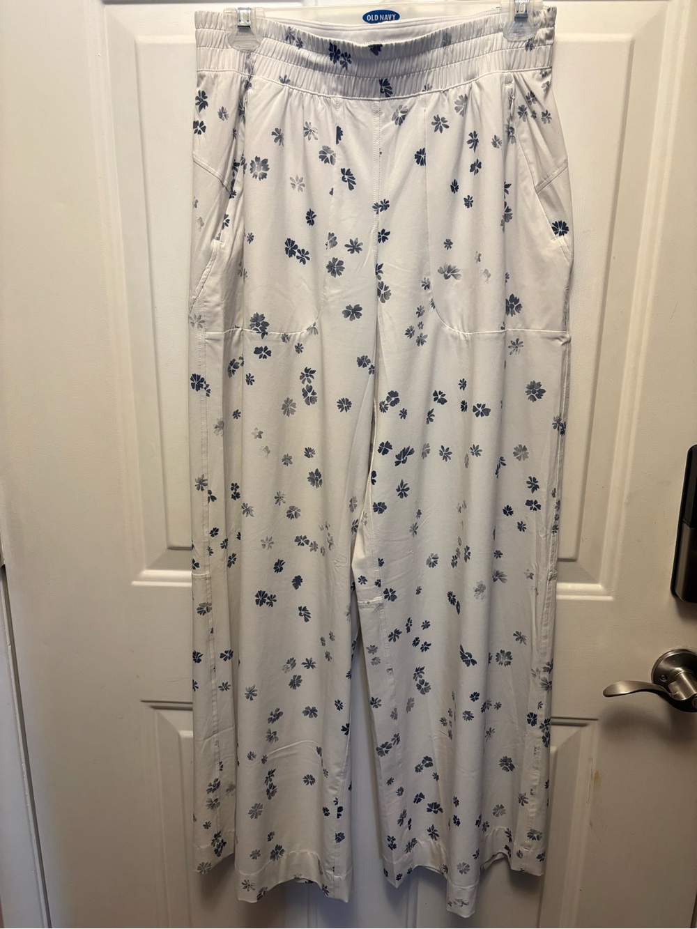 lululemon athletica wide leg Bottoms with Navy Floral Print